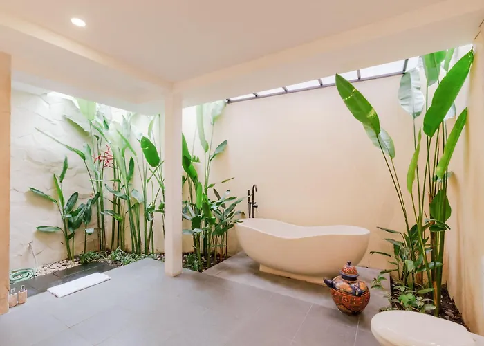 Villa Taman Rahasia, Sitara Group