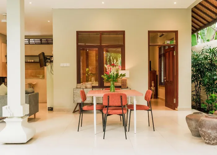 Villa Taman Rahasia, Sitara Group